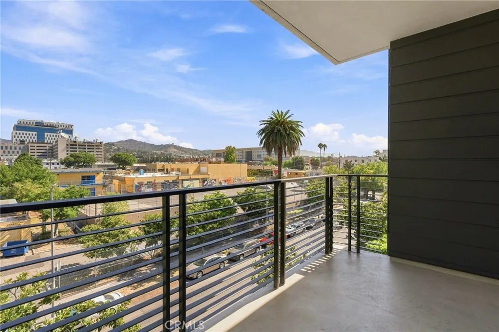 5820 La Mirada Avenue #302 Hollywood, CA 90038