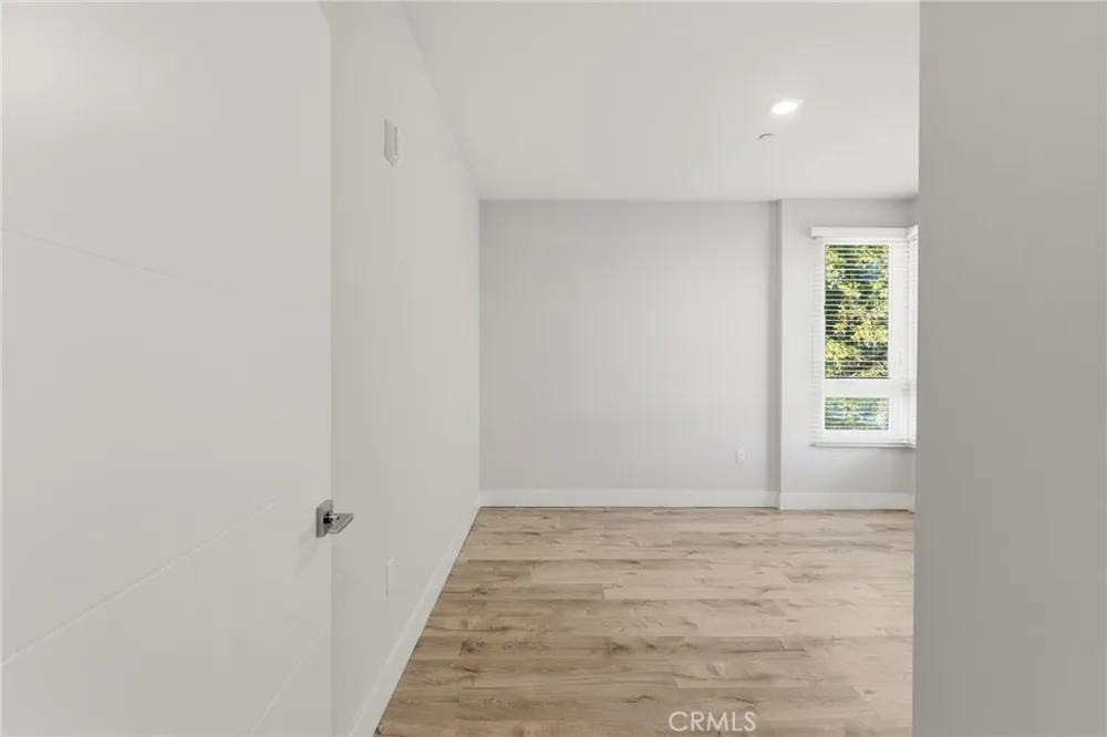 5820 La Mirada Avenue #302 Hollywood, CA 90038