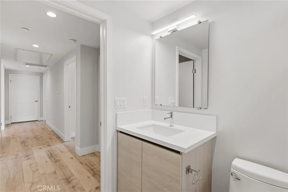 5820 La Mirada Avenue #302 Hollywood, CA 90038