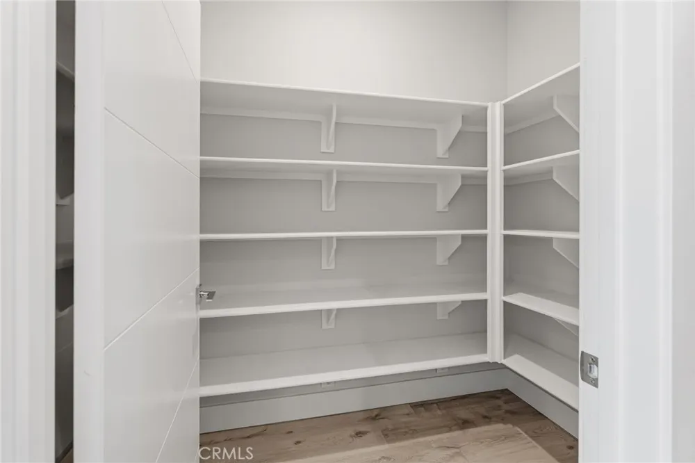 5820 La Mirada Avenue #302 Hollywood, CA 90038
