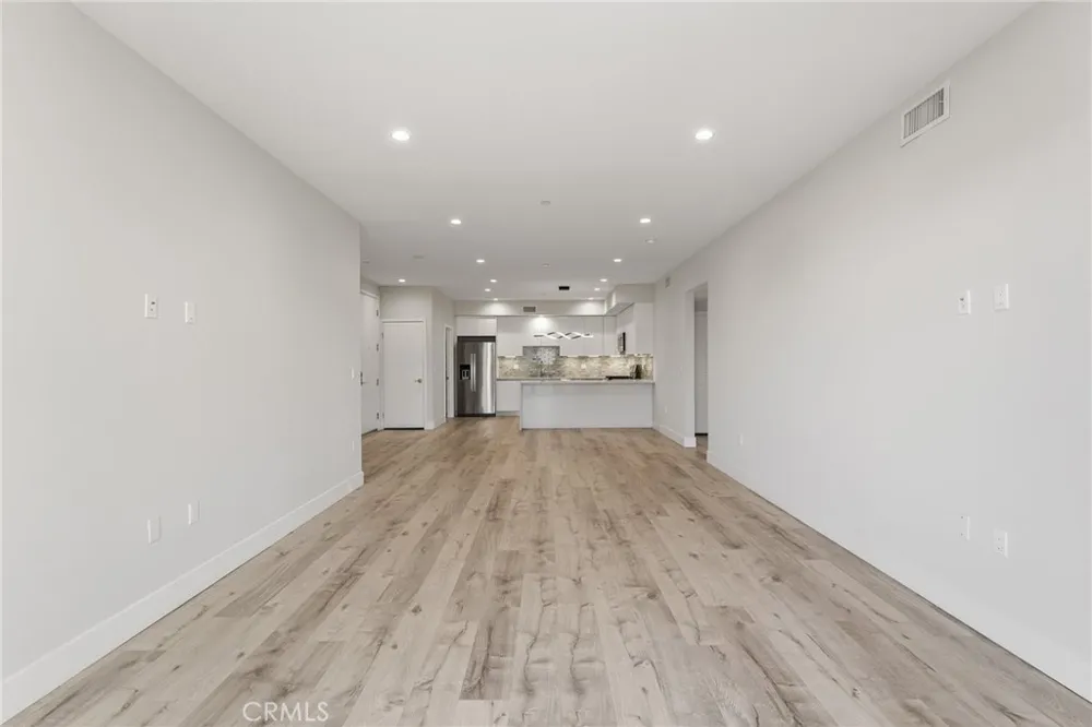 5820 La Mirada Avenue #302 Hollywood, CA 90038