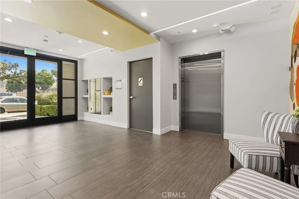 5820 La Mirada Avenue #302 Hollywood, CA 90038