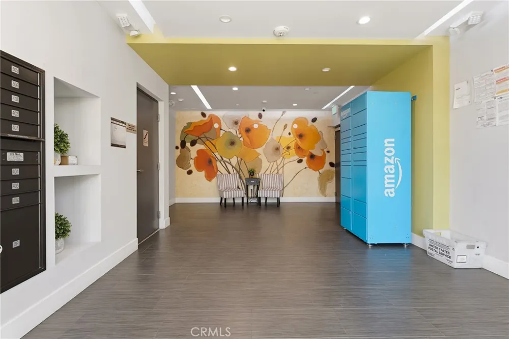 5820 La Mirada Avenue #302 Hollywood, CA 90038