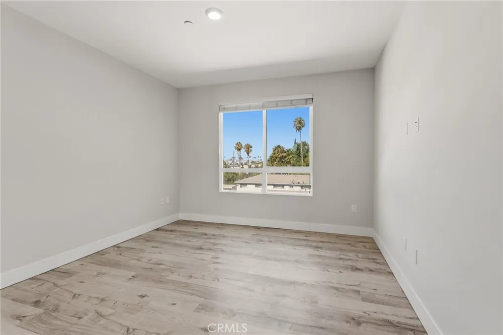 5820 La Mirada Avenue #302 Hollywood, CA 90038