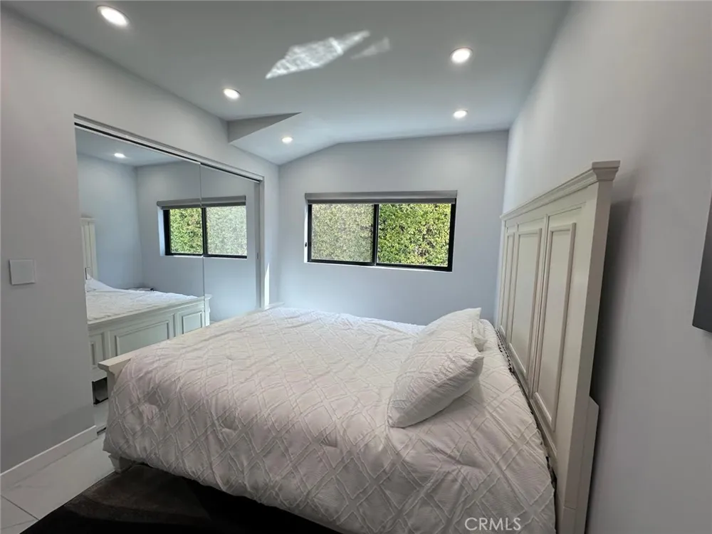 12838 Kling Street Studio City, CA 91604