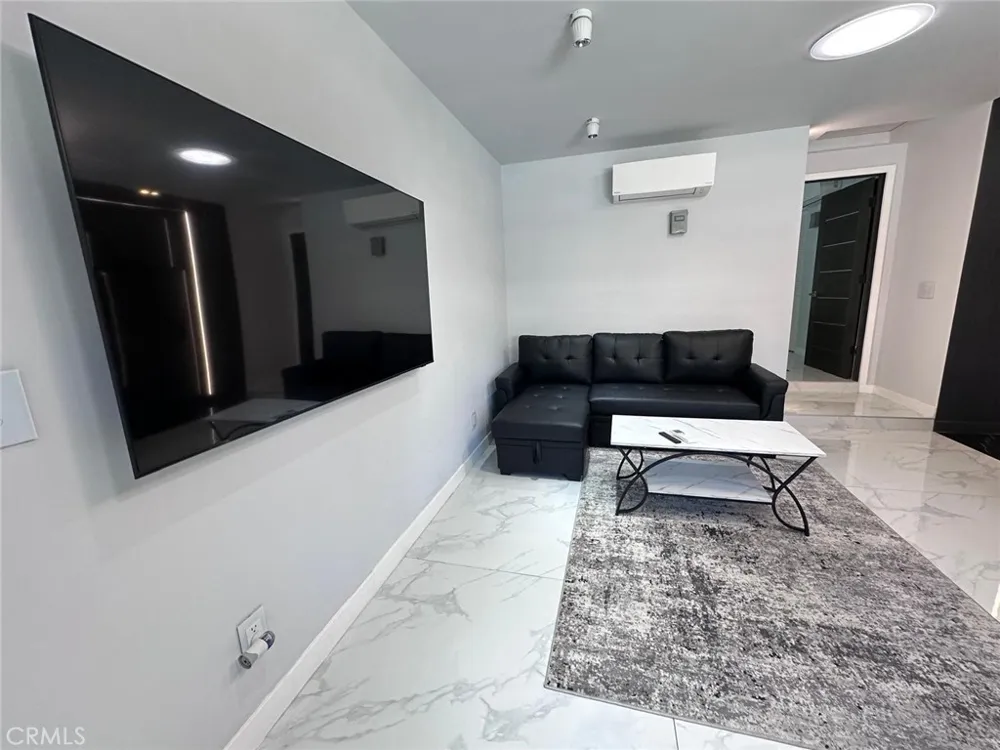 12838 Kling Street Studio City, CA 91604