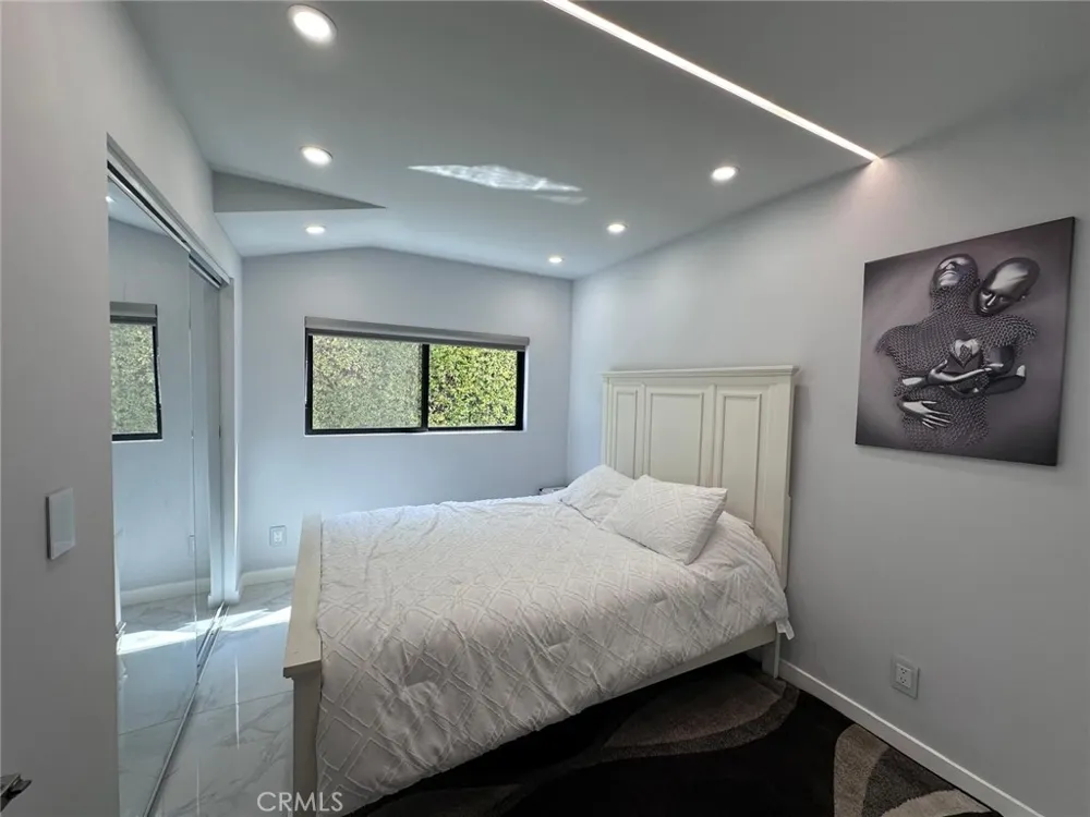 12838 Kling Street Studio City, CA 91604