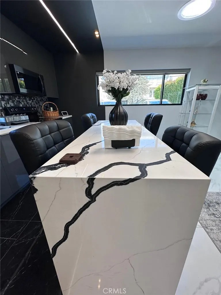 12838 Kling Street Studio City, CA 91604