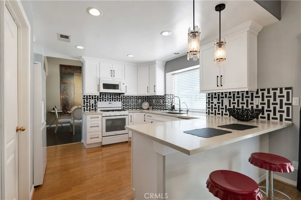17333 San Jose Street Granada Hills, CA 91344