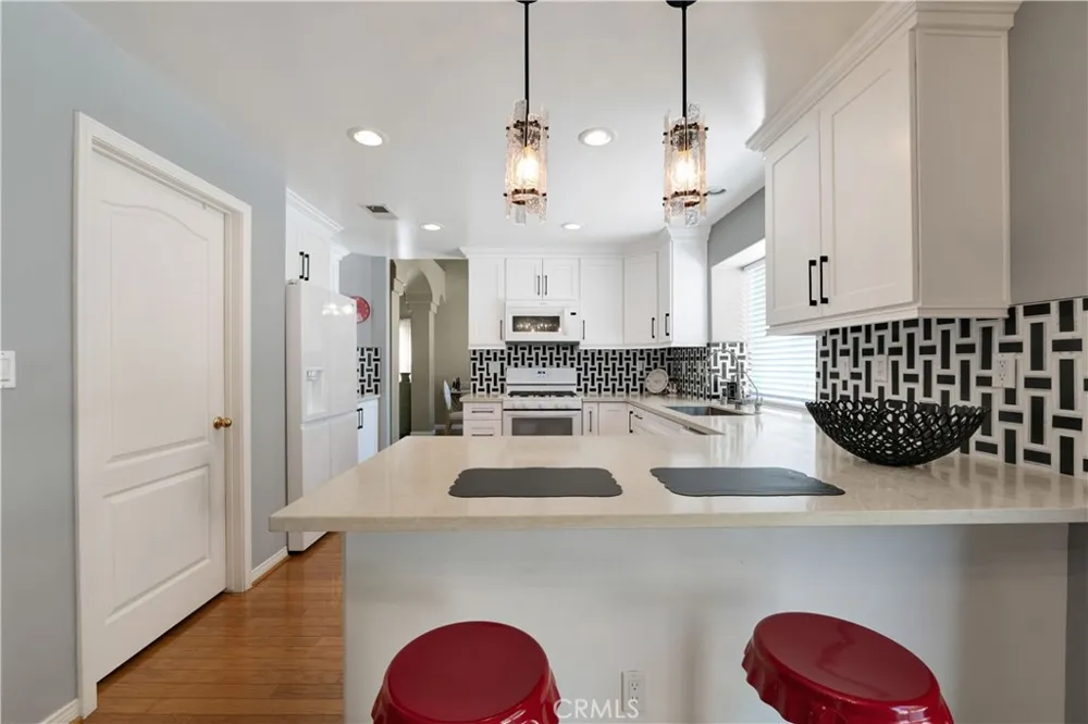 17333 San Jose Street Granada Hills, CA 91344