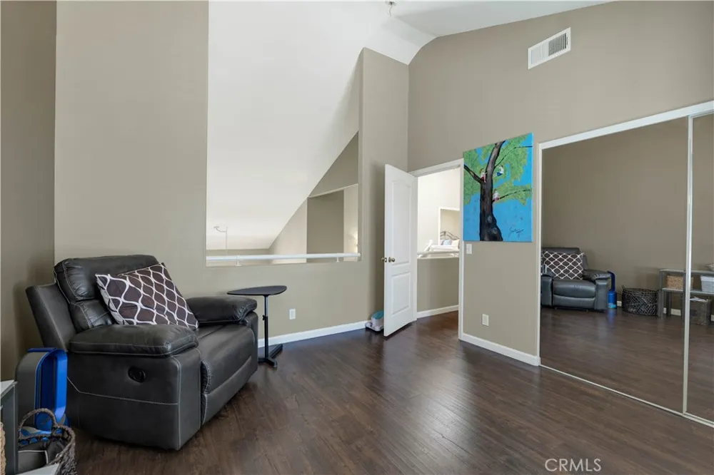 17333 San Jose Street Granada Hills, CA 91344