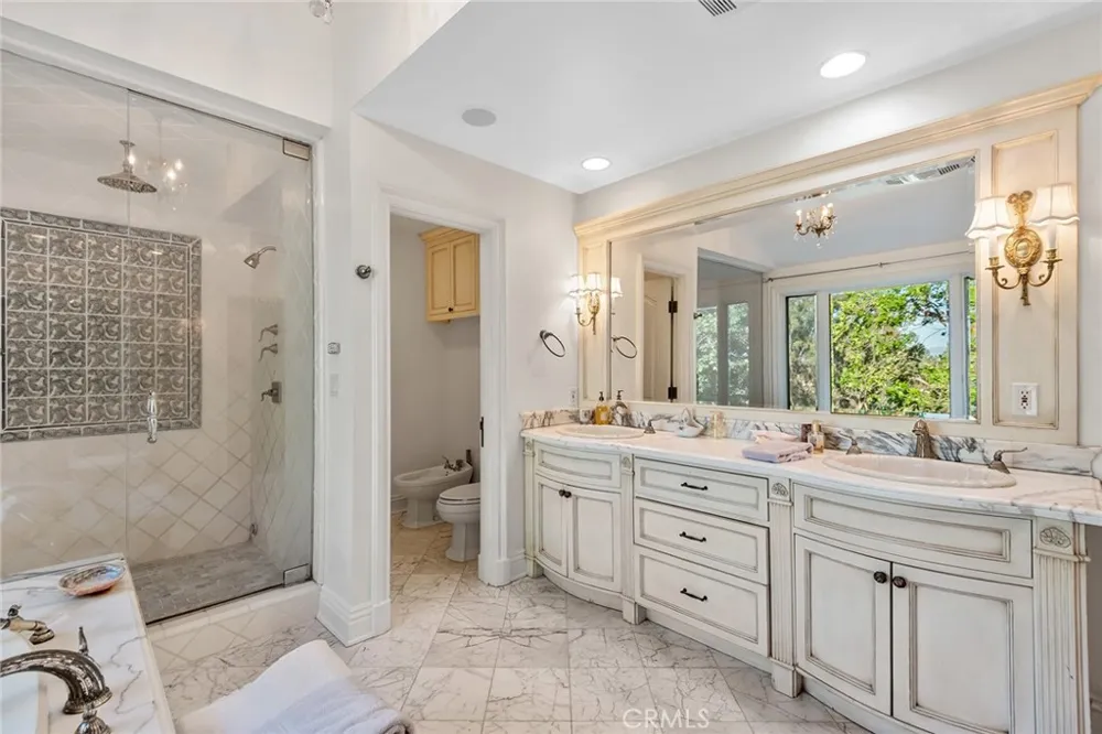 5747 HOBACK GLEN ROAD Hidden Hills, CA 91302