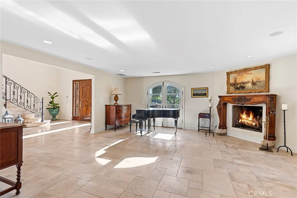 5747 HOBACK GLEN ROAD Hidden Hills, CA 91302