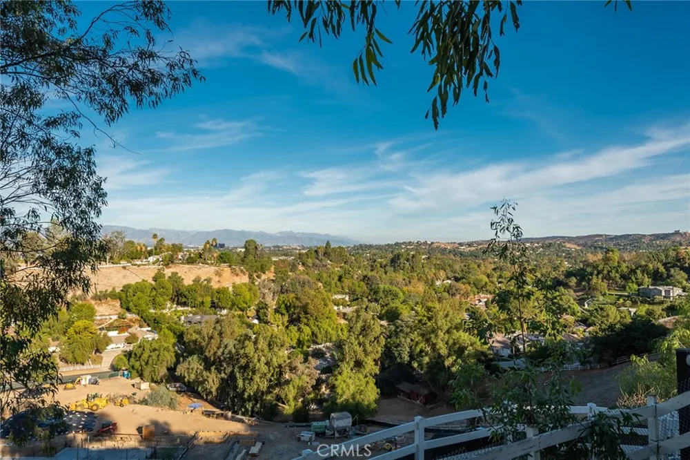 5747 HOBACK GLEN ROAD Hidden Hills, CA 91302