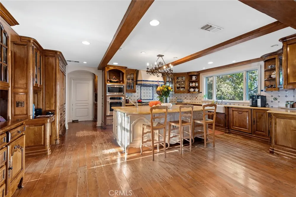 5747 HOBACK GLEN ROAD Hidden Hills, CA 91302