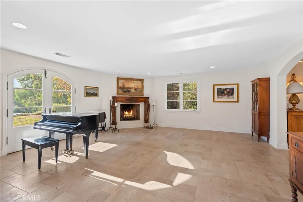 5747 HOBACK GLEN ROAD Hidden Hills, CA 91302