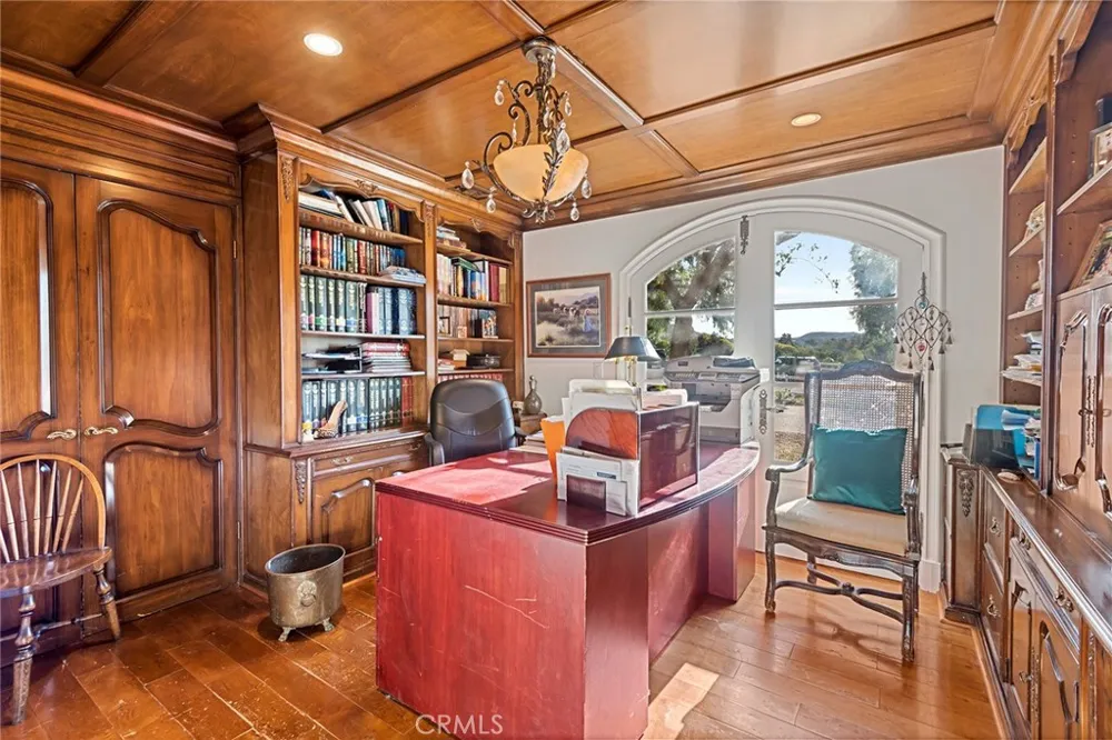 5747 HOBACK GLEN ROAD Hidden Hills, CA 91302