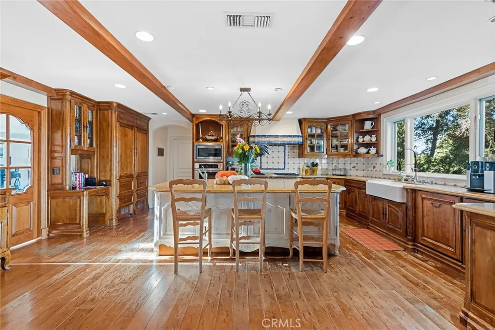 5747 HOBACK GLEN ROAD Hidden Hills, CA 91302