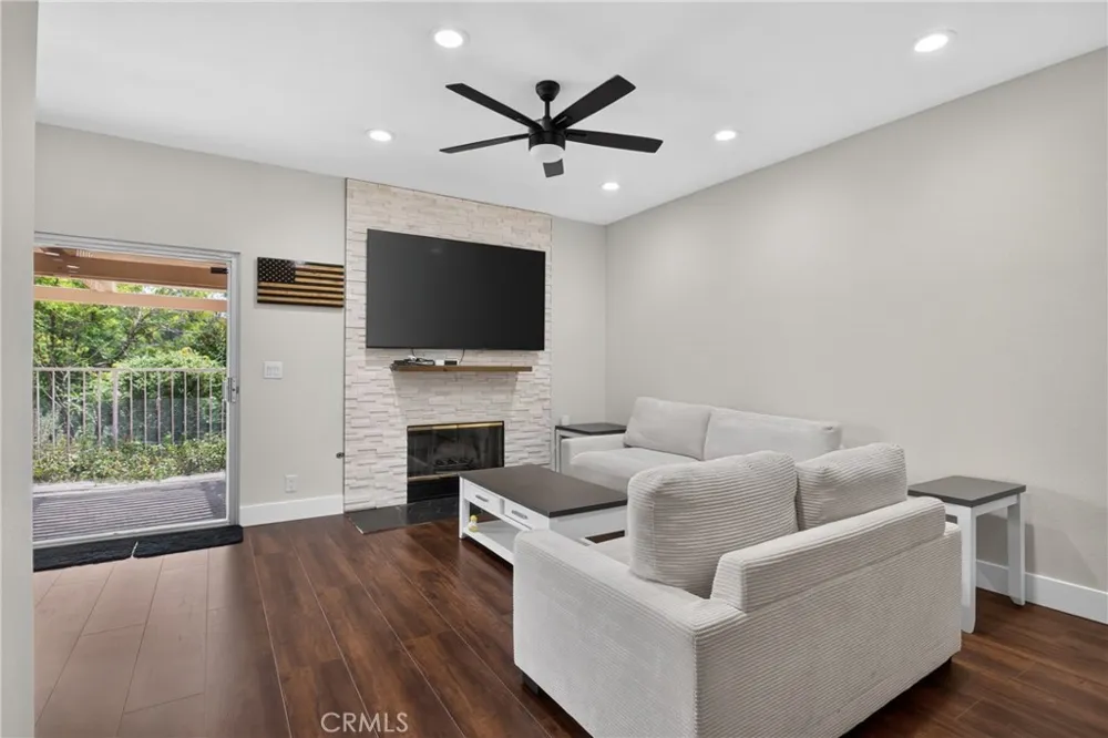 22914 Banyan Place #198 Saugus, CA 91390