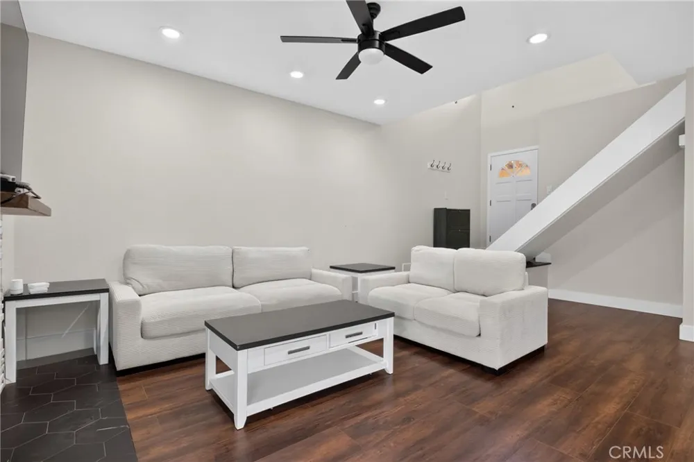 22914 Banyan Place #198 Saugus, CA 91390