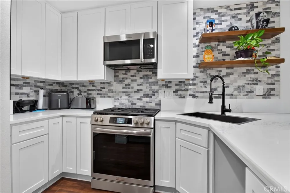 22914 Banyan Place #198 Saugus, CA 91390