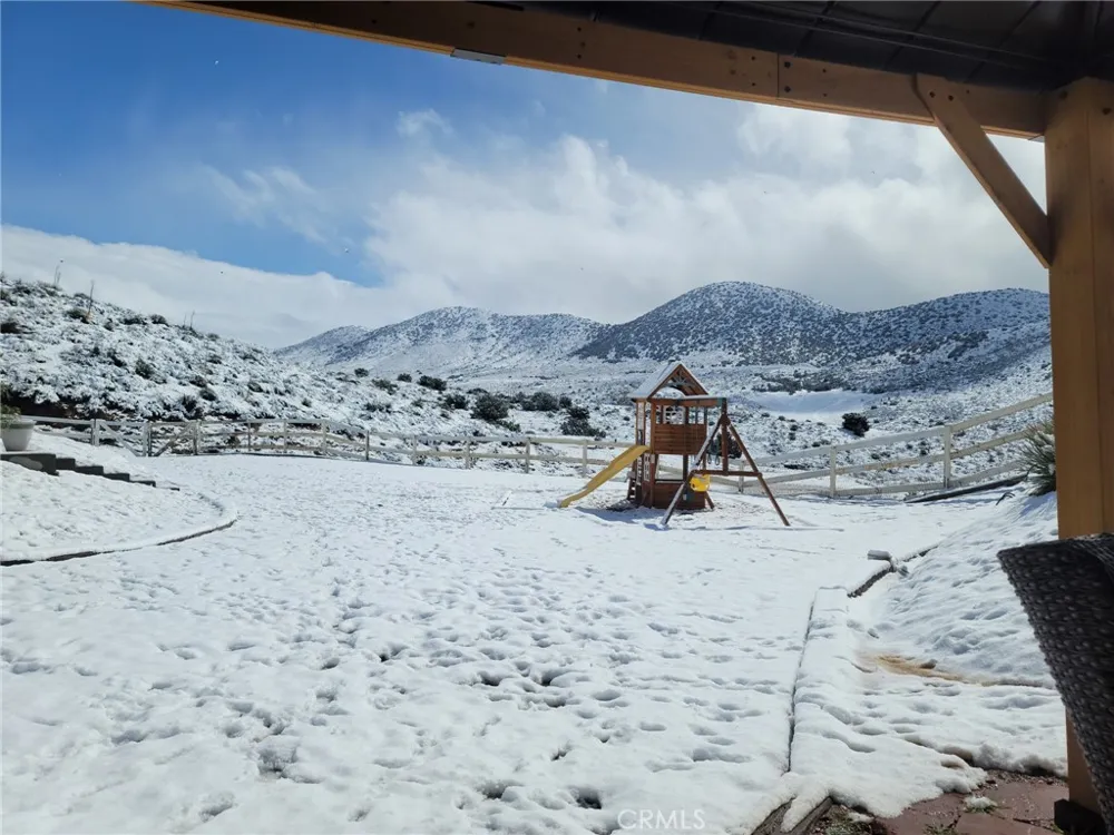 9210 Yucca Hills Agua Dulce, CA 91390