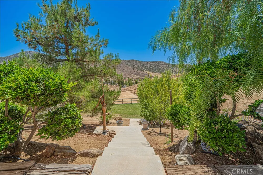 9210 Yucca Hills Agua Dulce, CA 91390