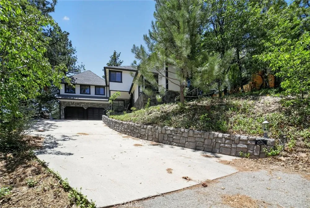 1198 Montreal Drive Lake Arrowhead, CA 92352