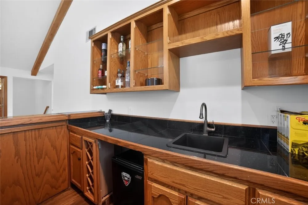 1198 Montreal Drive Lake Arrowhead, CA 92352