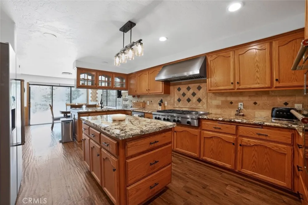 1198 Montreal Drive Lake Arrowhead, CA 92352