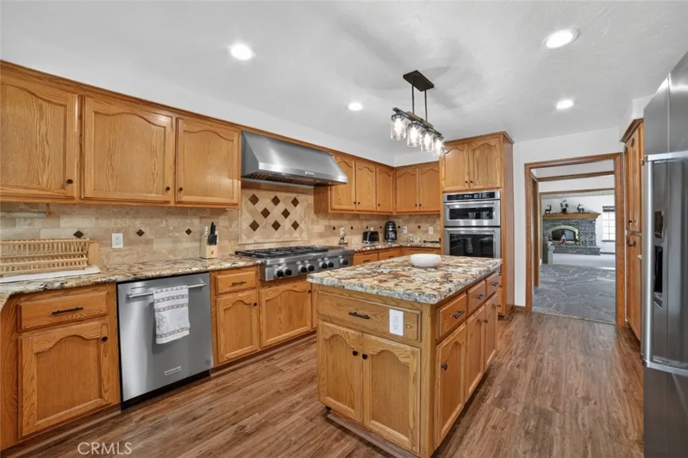1198 Montreal Drive Lake Arrowhead, CA 92352