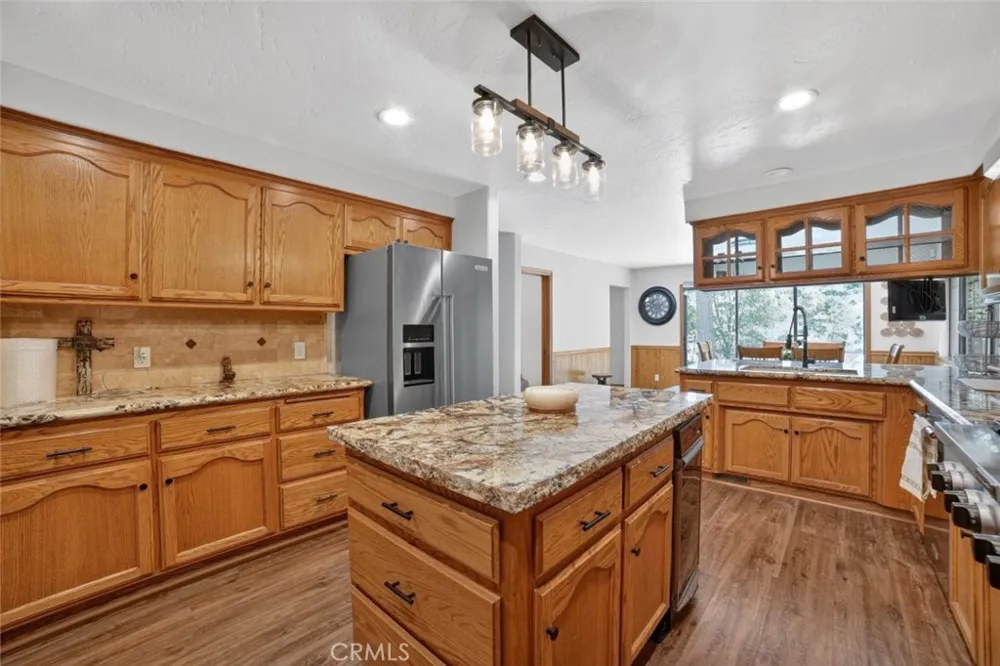 1198 Montreal Drive Lake Arrowhead, CA 92352