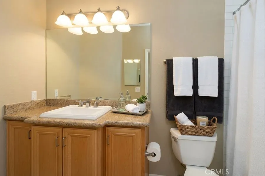 5430 Bellingham Avenue #104 Valley Village, CA 91607