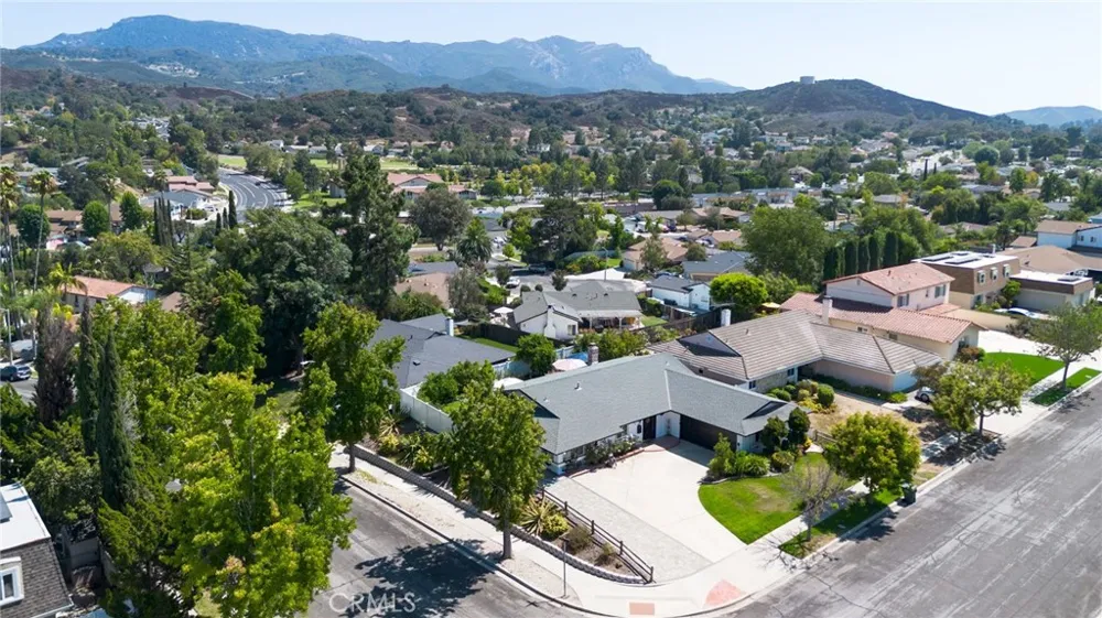52 Sandra Court Newbury Park, CA 91320
