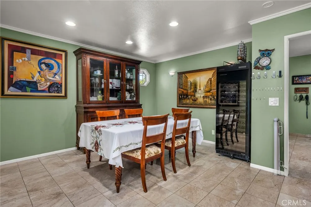 52 Sandra Court Newbury Park, CA 91320