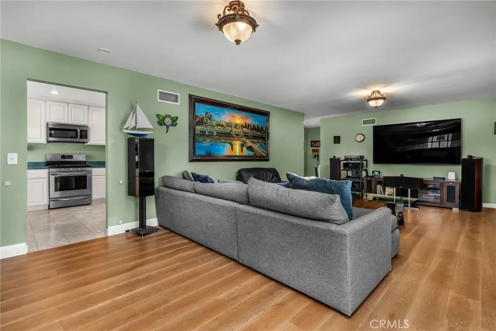 52 Sandra Court Newbury Park, CA 91320