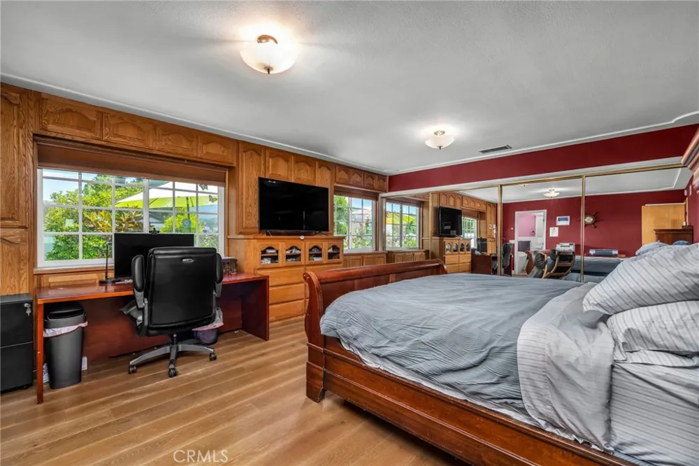 52 Sandra Court Newbury Park, CA 91320