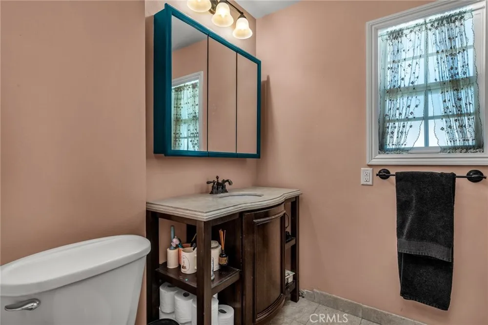 52 Sandra Court Newbury Park, CA 91320