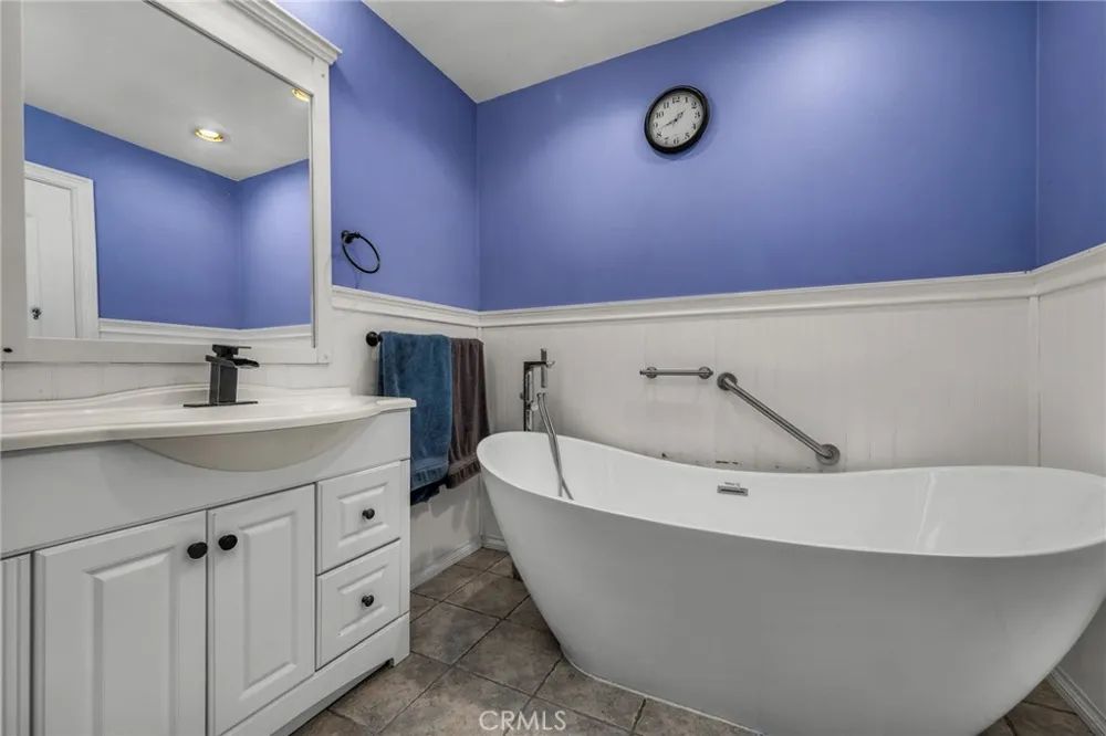 52 Sandra Court Newbury Park, CA 91320