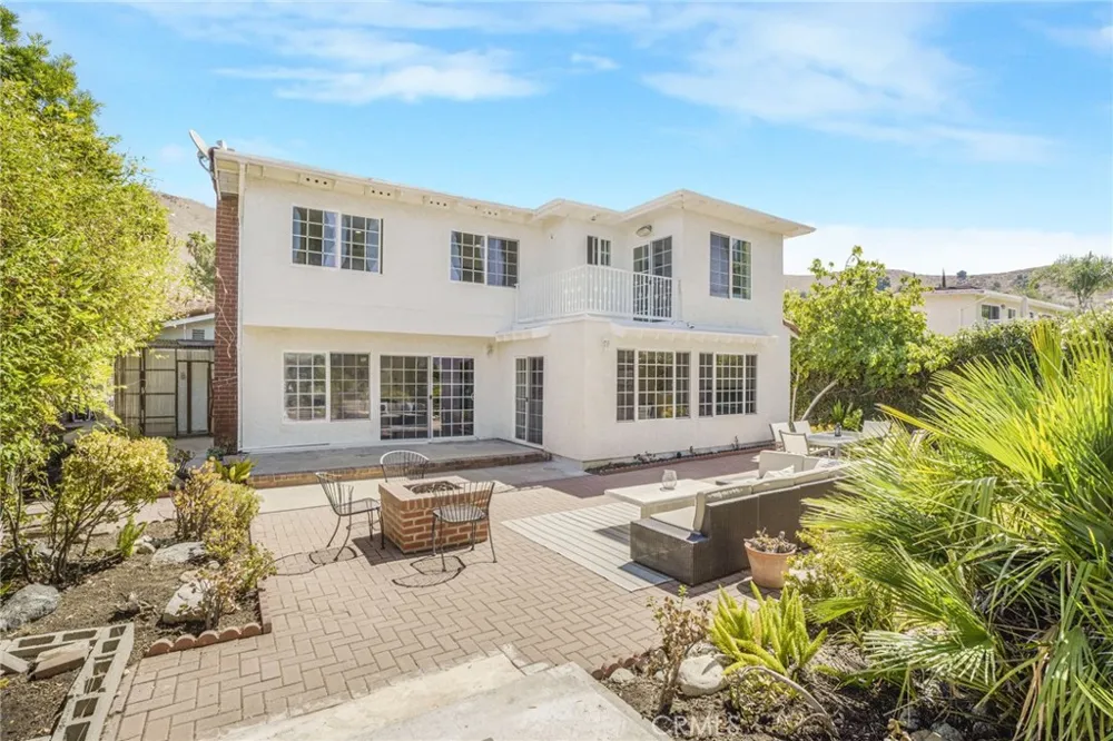5917 Carell Avenue Agoura Hills, CA 91301