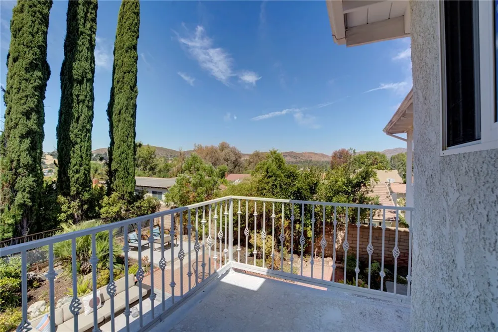 5917 Carell Avenue Agoura Hills, CA 91301