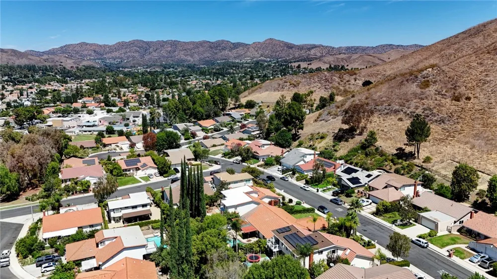 5917 Carell Avenue Agoura Hills, CA 91301