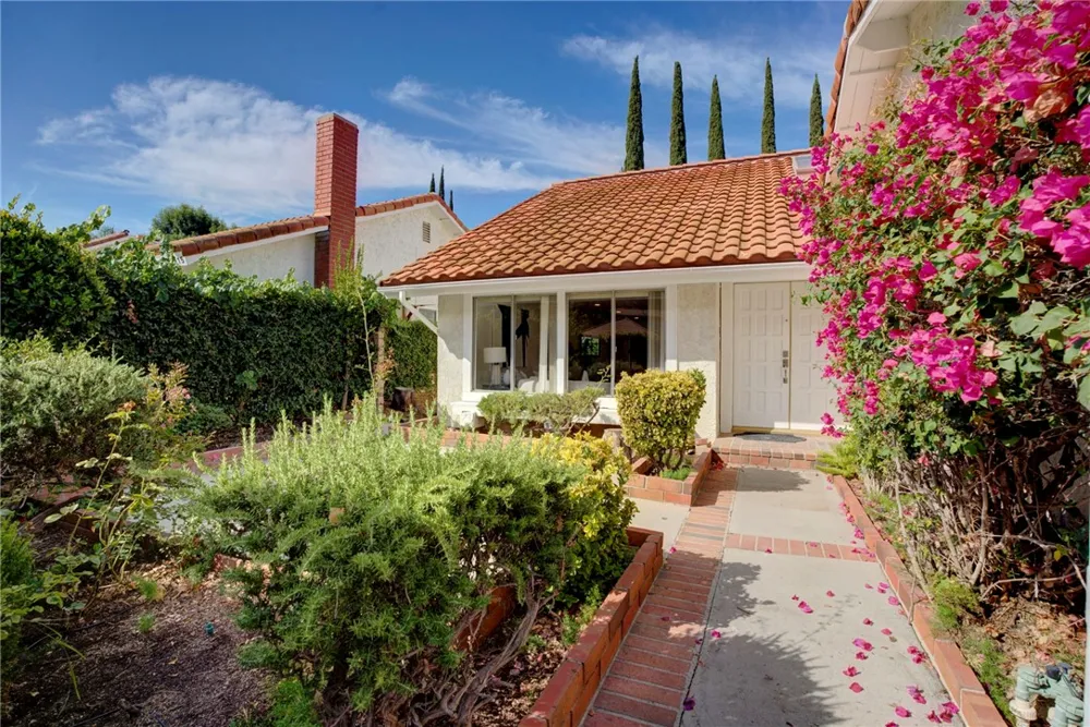 5917 Carell Avenue Agoura Hills, CA 91301