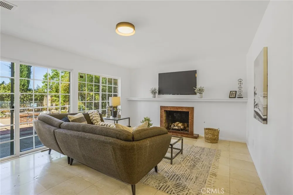 5917 Carell Avenue Agoura Hills, CA 91301