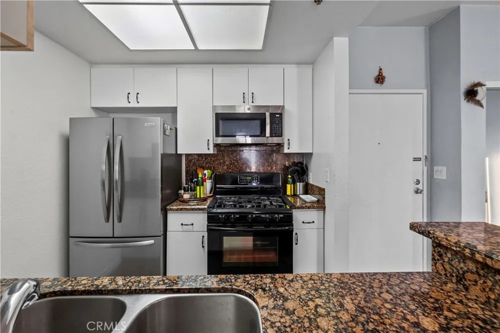 19350 Sherman Way. #328 Reseda, CA 91335