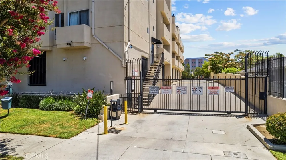 19350 Sherman Way. #328 Reseda, CA 91335