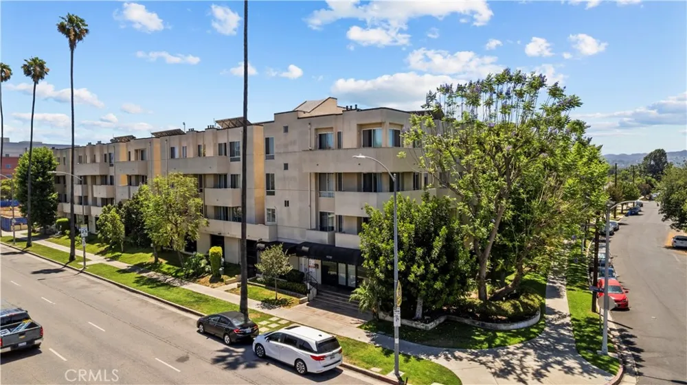 19350 Sherman Way. #328 Reseda, CA 91335
