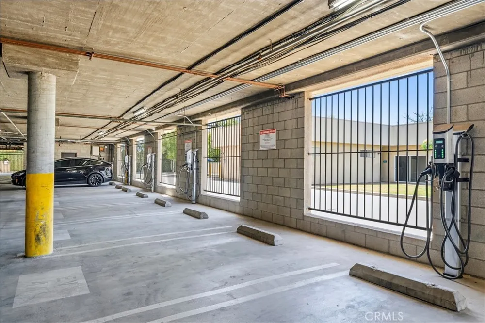 19350 Sherman Way. #328 Reseda, CA 91335