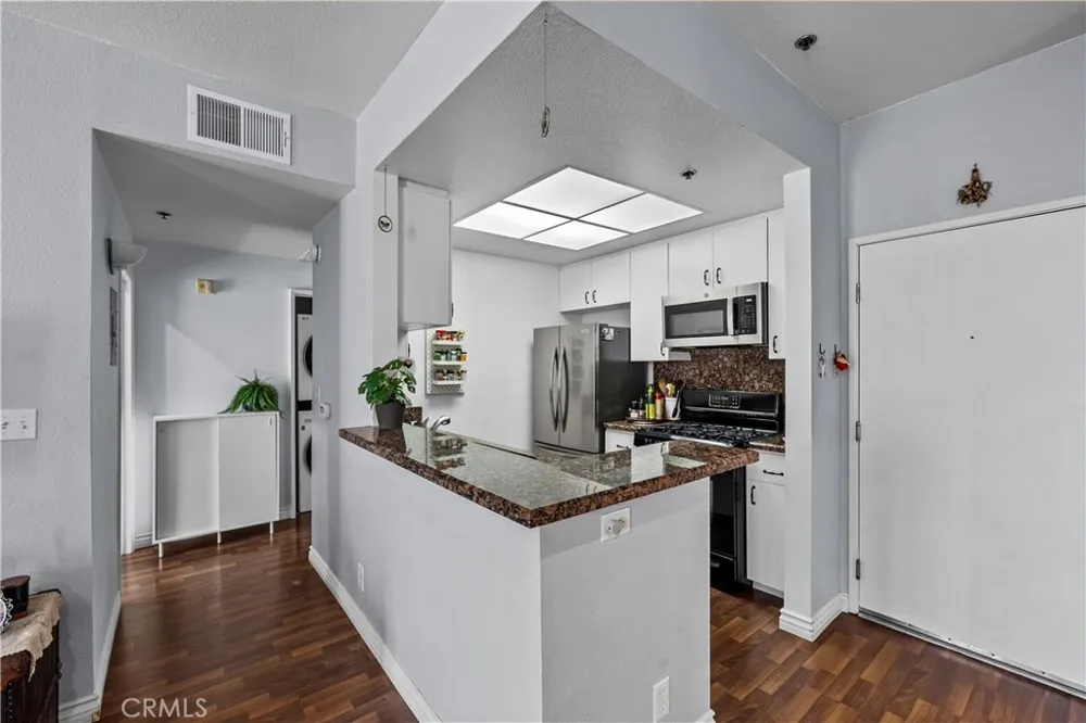 19350 Sherman Way. #328 Reseda, CA 91335