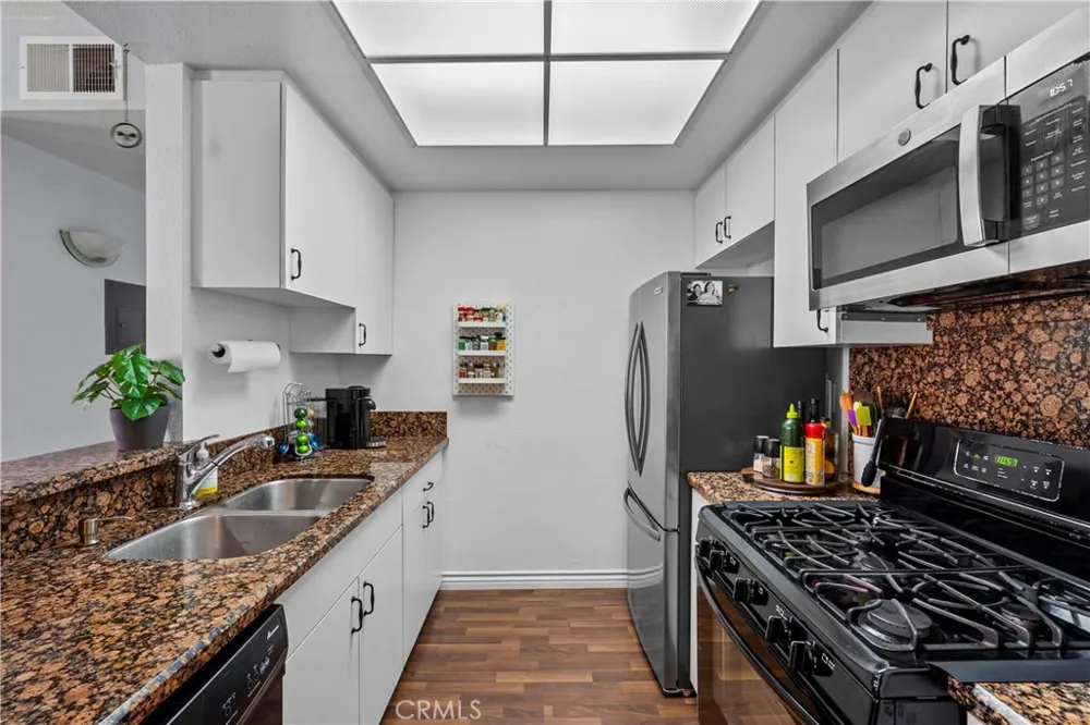 19350 Sherman Way. #328 Reseda, CA 91335